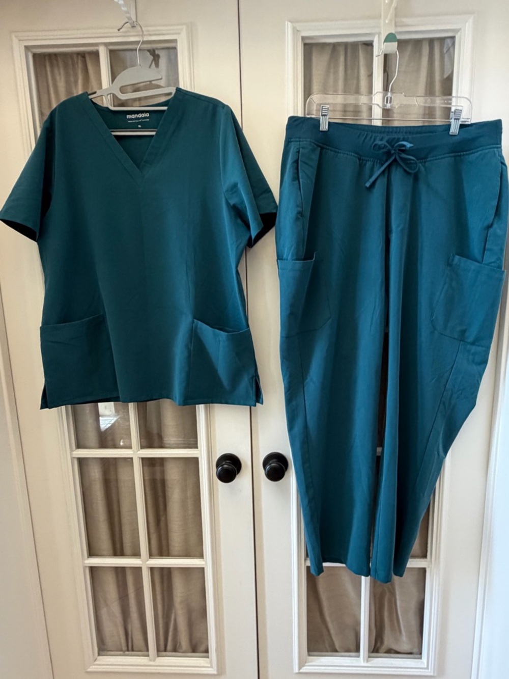Women’s Teal Mandala XL Figs Scrub Set Like New!!!